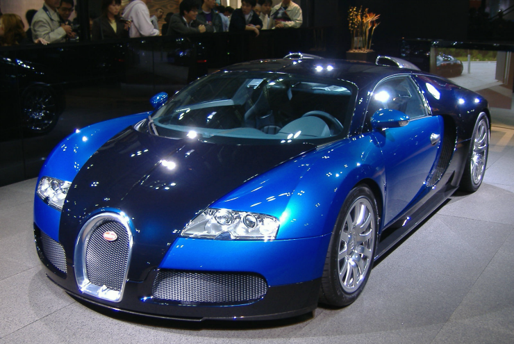 Bugatti Veyron in Tokyo. Photo credit: Manju