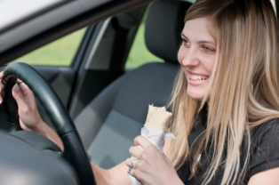 teen drivers distractions eating