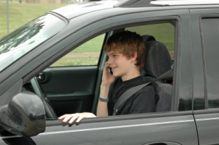 teen drivers distractions phone