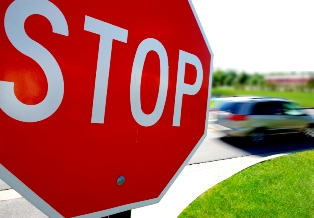 young male drivers vs young female drivers intersections